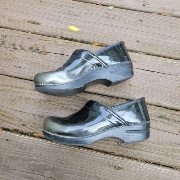 Dansko Professional Black Silver Metallic Ombre Patent Leather Nursing Clogs 40 - Picture 3 of 8